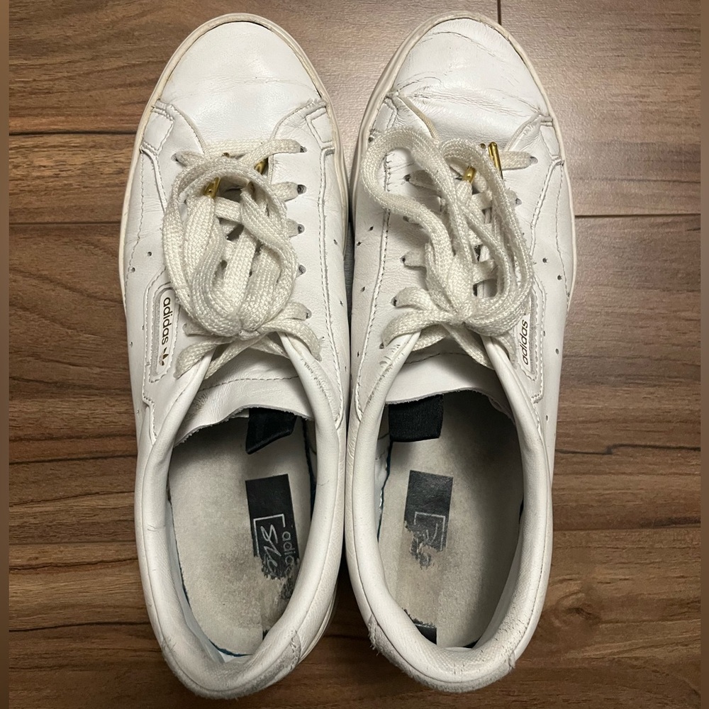 Adidas Sleek White Leather Sneakers with Gold Accent - Picture 5 of 10